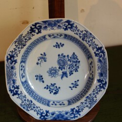 Antiek Chinees blauw wit bord 18de eeuw