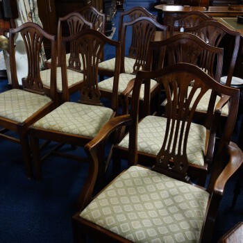 set van 10 Engelse stoelen waarvan 2 met armleuningen, MR3417