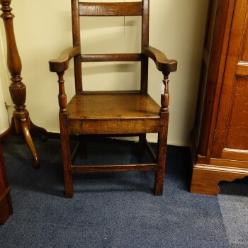 Engelse "Welsh" stoel, Antieke Engelse Welsch stoel van eikenhout uit 1840