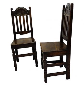 2 Engelse antieke stoeltjes, 2 Engelse stoeltjes