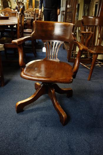 Engelse bureaustoel, Antieke bruine Engelse bureaustoel uit 1890
